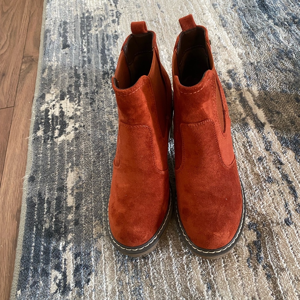 New Rust Boots - Picture 3 of 3